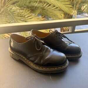 Mens Dr. Martens 1461 Smooth Leather Oxford Shoes Size: 6 Color: Black